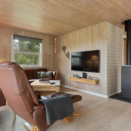 Holiday home Amazing In With Wifi Aalbaek